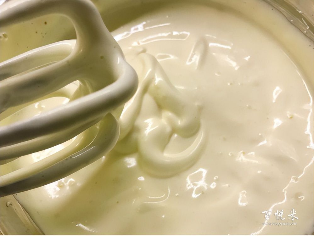 有簡(jiǎn)單又好看的紙杯奶油小蛋糕，聚會(huì)必備